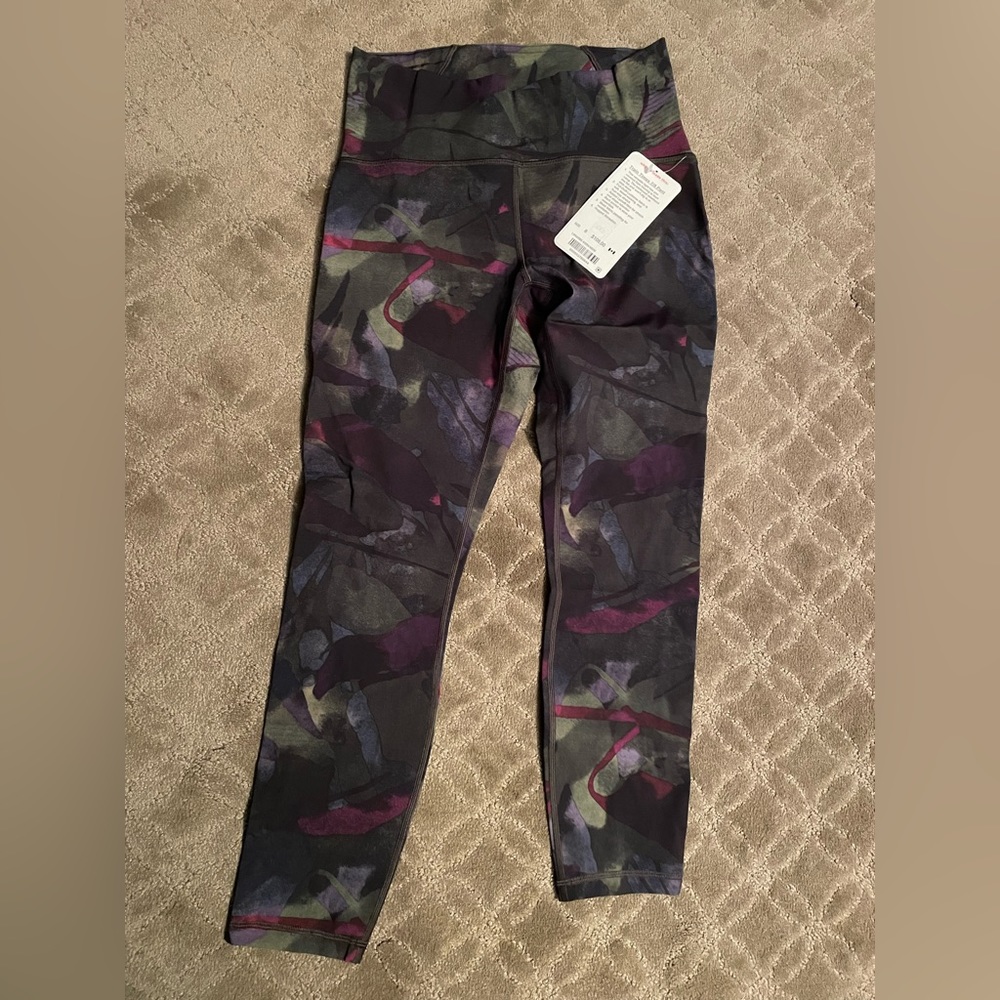 Lululemon train times 7/8 pant Sz 8